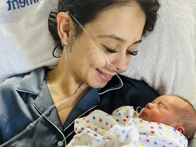 ‘Emotional whirlwind’: Brave mum battling stage 3 cancer gives birth