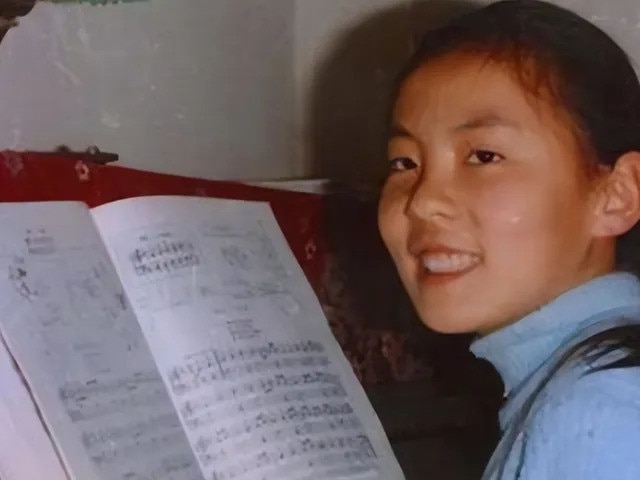 Thallium poisoning victim Zhu Ling as a child.