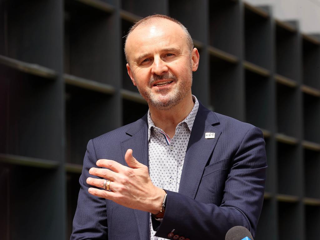 Chief Minister Andrew Barr said Canberrans would not be able to travel into NSW for non-essential reasons until late October. Picture: Gary Ramage / NCA NewsWire