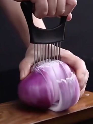 Amazon's Onion Holder. Picture: TikTok/@bestpickspro