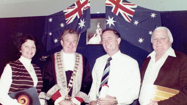 Mayor Keith Hunt and future Mayor Denis O'Connell (centre) played a major role in creating Evandale.