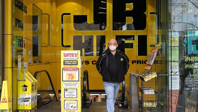 JB Hi Fi and Kogan both set record highs in opening trade. Picture: NCA NewsWire / Ian Currie.