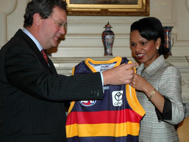 It came after US Secretary of State Condoleezza Rice was given an Adelaide Crows jumper by Alexander Downer during visit to the White House in 2005.