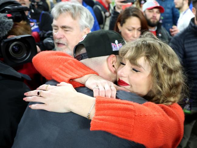 Swift with her boyfriend, Kansas City Chiefs Tight End and podcast host, Travis Kelce. Picture: Getty