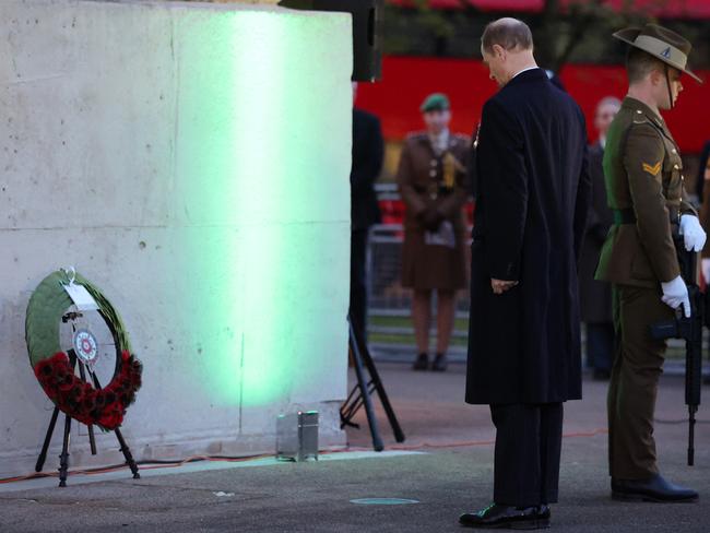 Prince Edward lays a wreath to honour Australia and New Zealand’s war dead. Picture: Getty Images