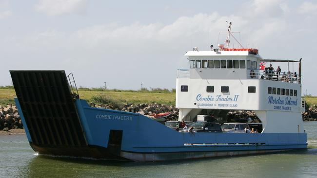 The Combie Trader II leaving Scarborough before it ceased operation in 2008.