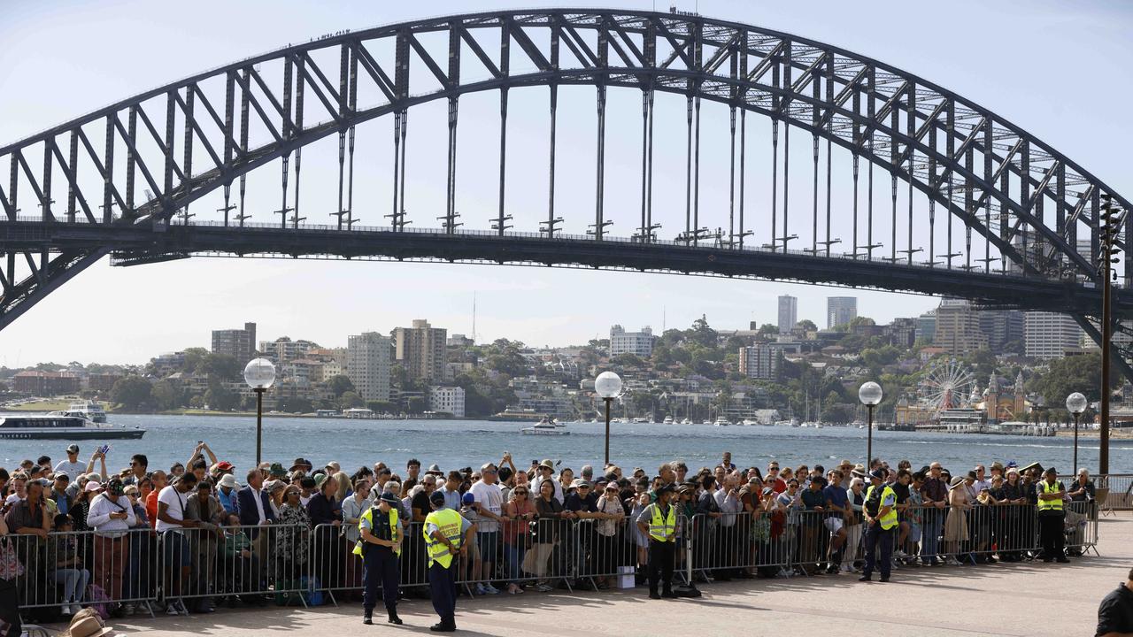 Most of the crowds waited patiently. Picture: NewsWire / Damian Shaw