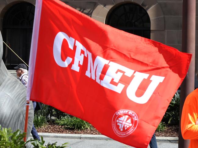 Bus union protest with also CFMEU. Pic Annette Dew