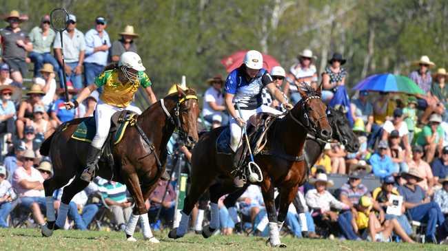 CUP: Lucy Grills (Australia) and Beth Peaker (New Zealand). Picture: Gerard Walsh