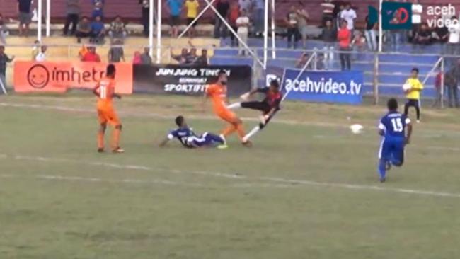 Footballer dies from horror tackle