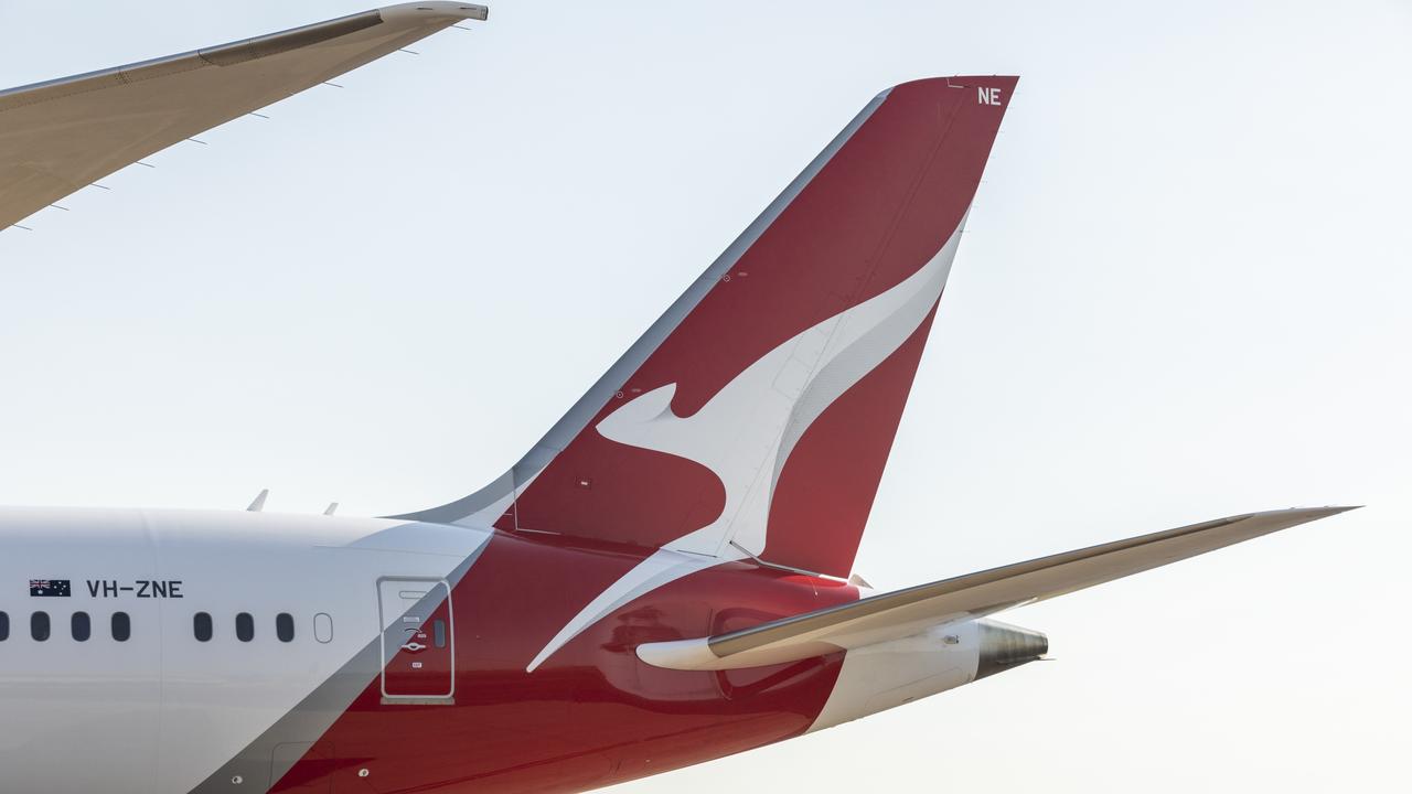 Qantas plane flew from Darwin after it was hit by machinery NT News