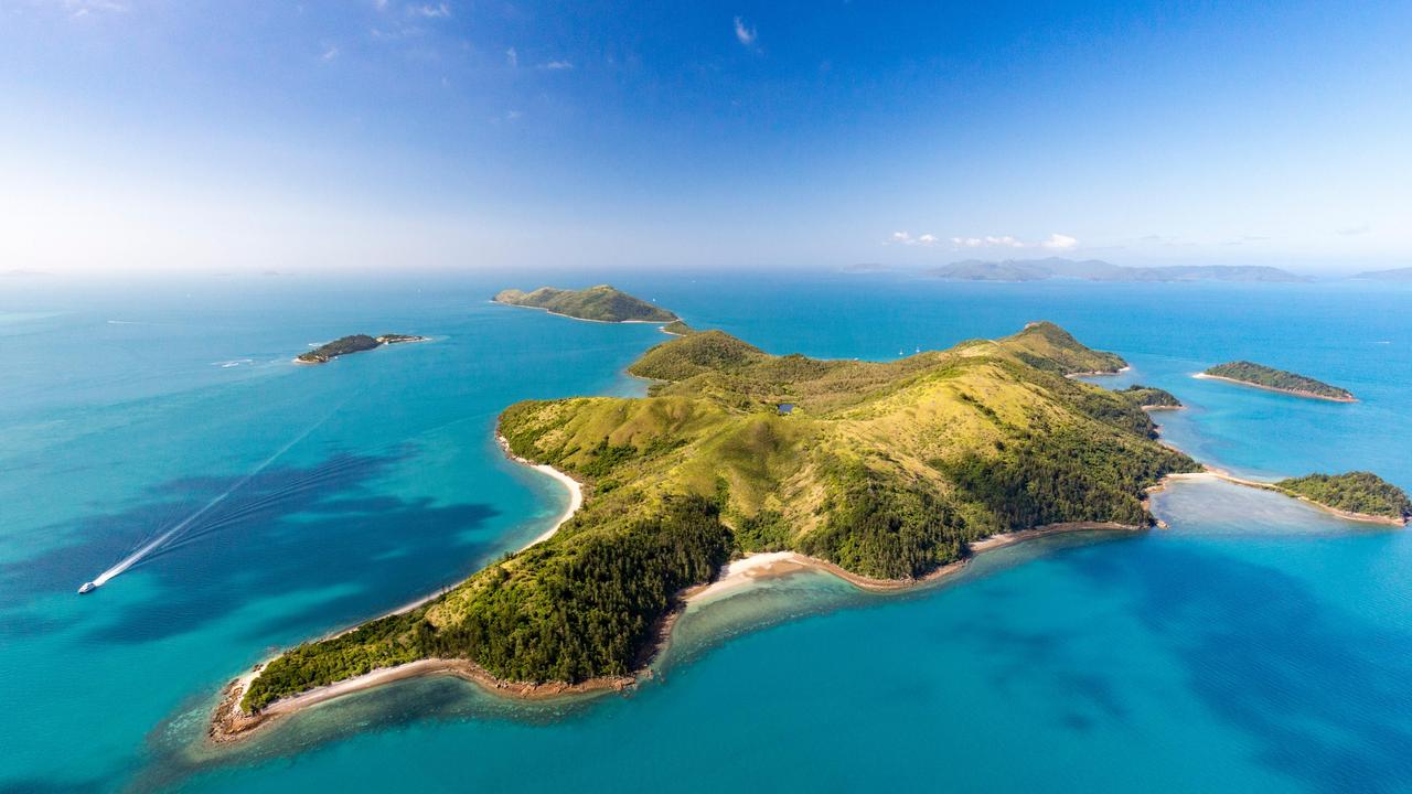 Eerie TikTok footage shows abandoned Whitsundays island resort | Gold ...