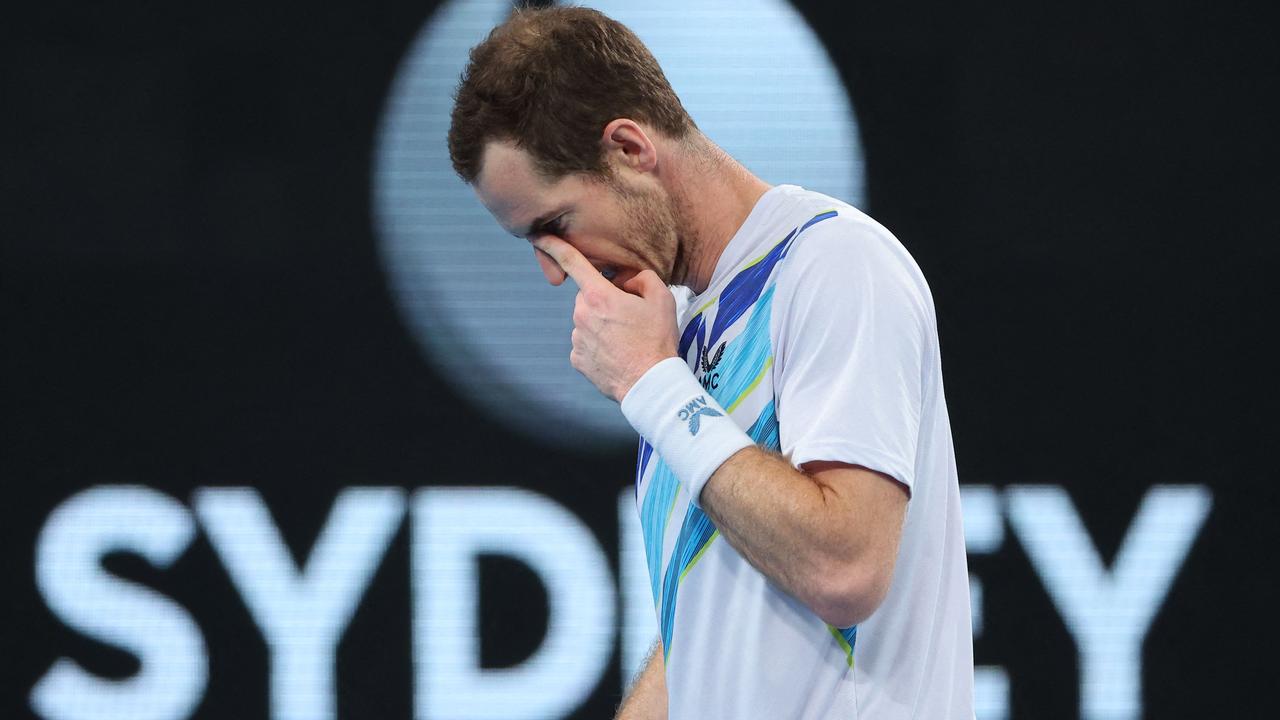 Andy Murray of Britain reacts on a point against Reilly Opelka of the US during their men's singles semi-final match at the Sydney Classic tennis tournament in Sydney on January 14, 2022. (Photo by DAVID GRAY / AFP) / -- IMAGE RESTRICTED TO EDITORIAL USE - STRICTLY NO COMMERCIAL USE --