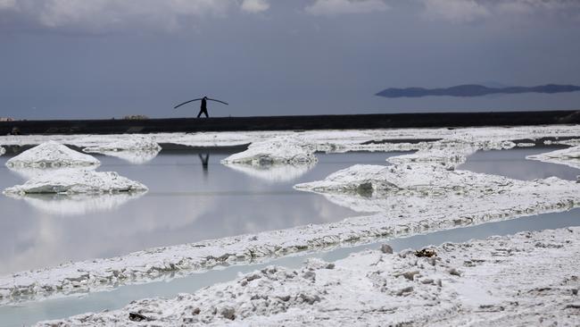 An evaporation pool where lithium bicarbonate is isolated from salt brine during the process of lithium production. Picture: Bloomberg