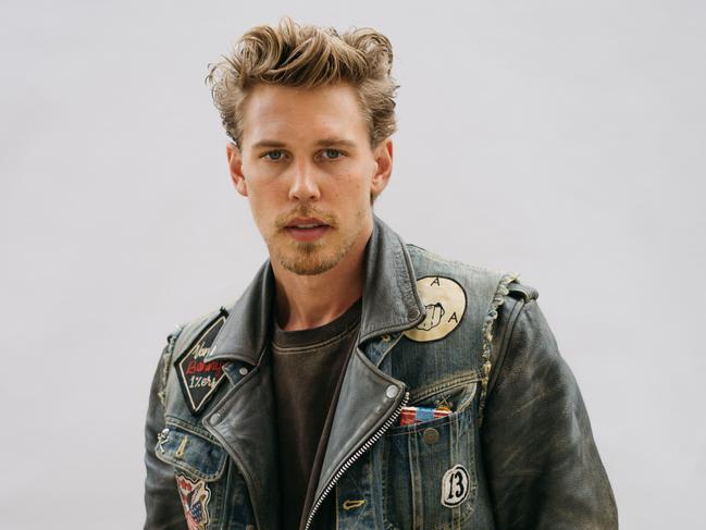 Austin Butler stars as "Benny" in director Jeff Nichols' THE BIKERIDERS, a Focus Features release. Credit: Kyle Kaplan/Focus Features ©2024 All RIghts Reserved.