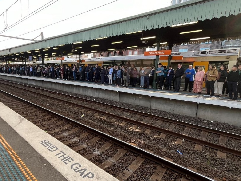 sydney airport travel delays