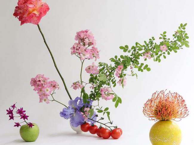 An arrangement by Melbourne-based florist Hattie Molloy. Image: @hattiemolloy on Instagram.