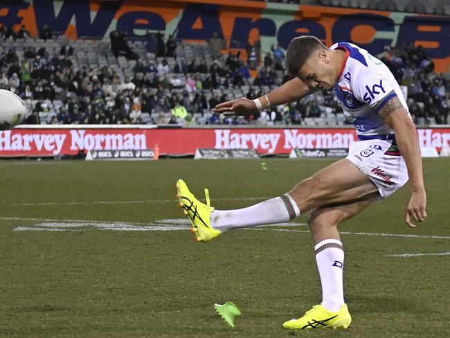 Chanel Harris-Tavita missed all three of his attempts on goal in the Warriors' two-point loss to Canberra on Friday night. Credit: NRL Images.