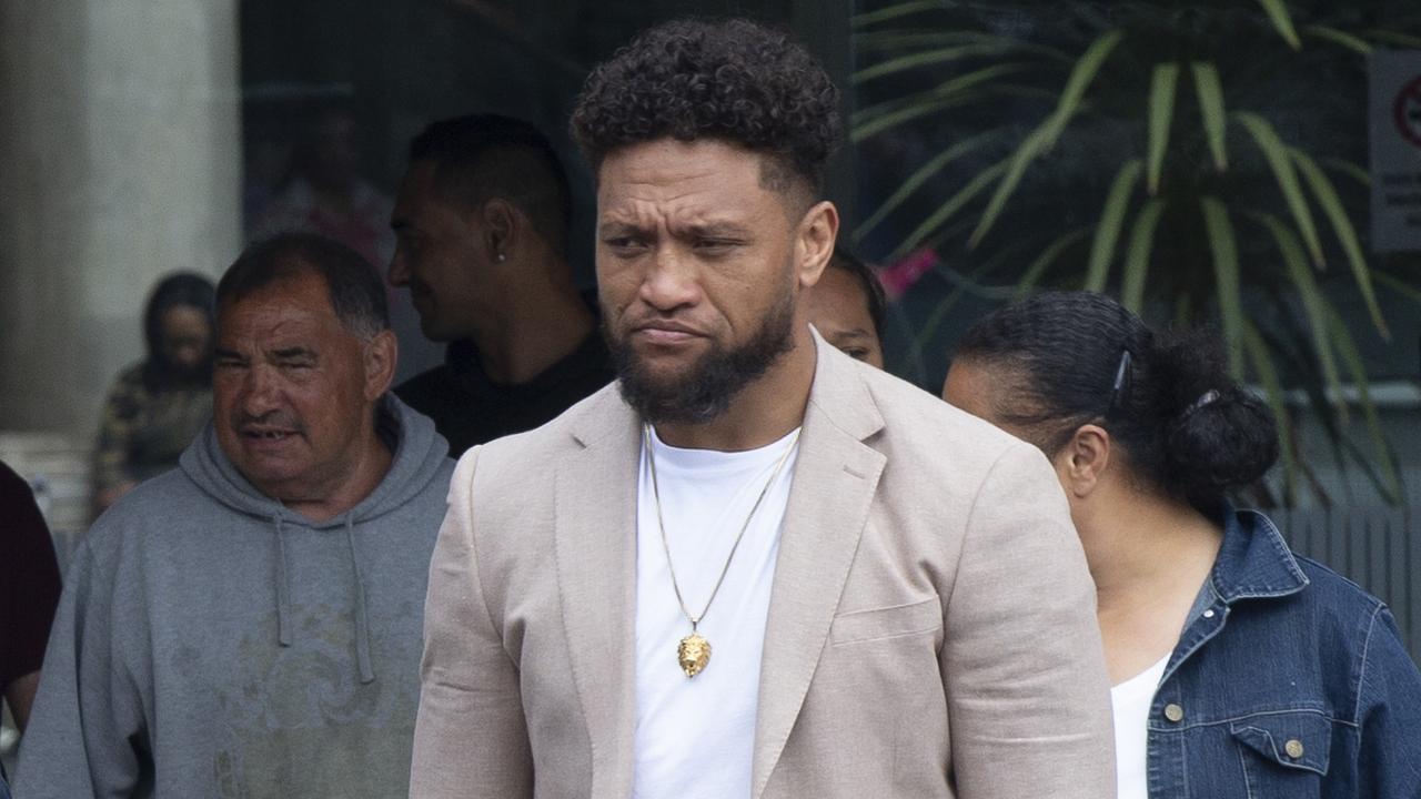 Mafi-Vatuvei aka Manu Vatuvei with lawyer Ron Mansfield outside the Manukau District Court where he appeared on charges of methamphetamine possession New Zealand Herald photograph by Leon Menzies 04 December 2019 NZH 04May21 -