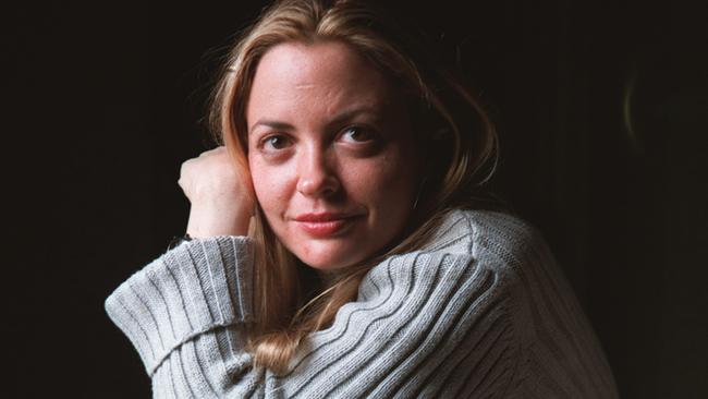 ONE TIME WEB USE ONLY - FEE APPLIES FOR REUSE - (Original Caption) Controversial UK Author Elizabeth Wurtzel who wrote 'Prozac Nation' 'Bitch' and her latest novel 'The Bitch Rules'.Her novels are expected to be (Photo by Neville Elder/Corbis via Getty Images)