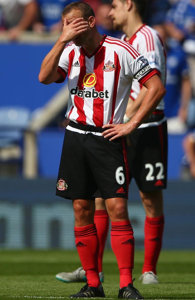 Lee Cattermole of Sunderland shows his frustration against Leicester.