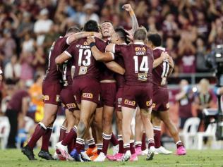 Queensland celebrates the victory at Suncorp Stadium.