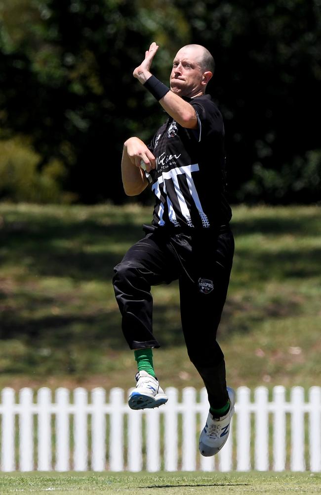 Andrew Fekete bowls for the Camberwell Magpies in 2021. Picture: Andy Brownbill