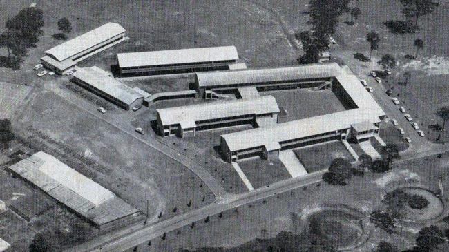 A 1964 aerial photo of Sandgate District State High School. Source: Ibis magazine