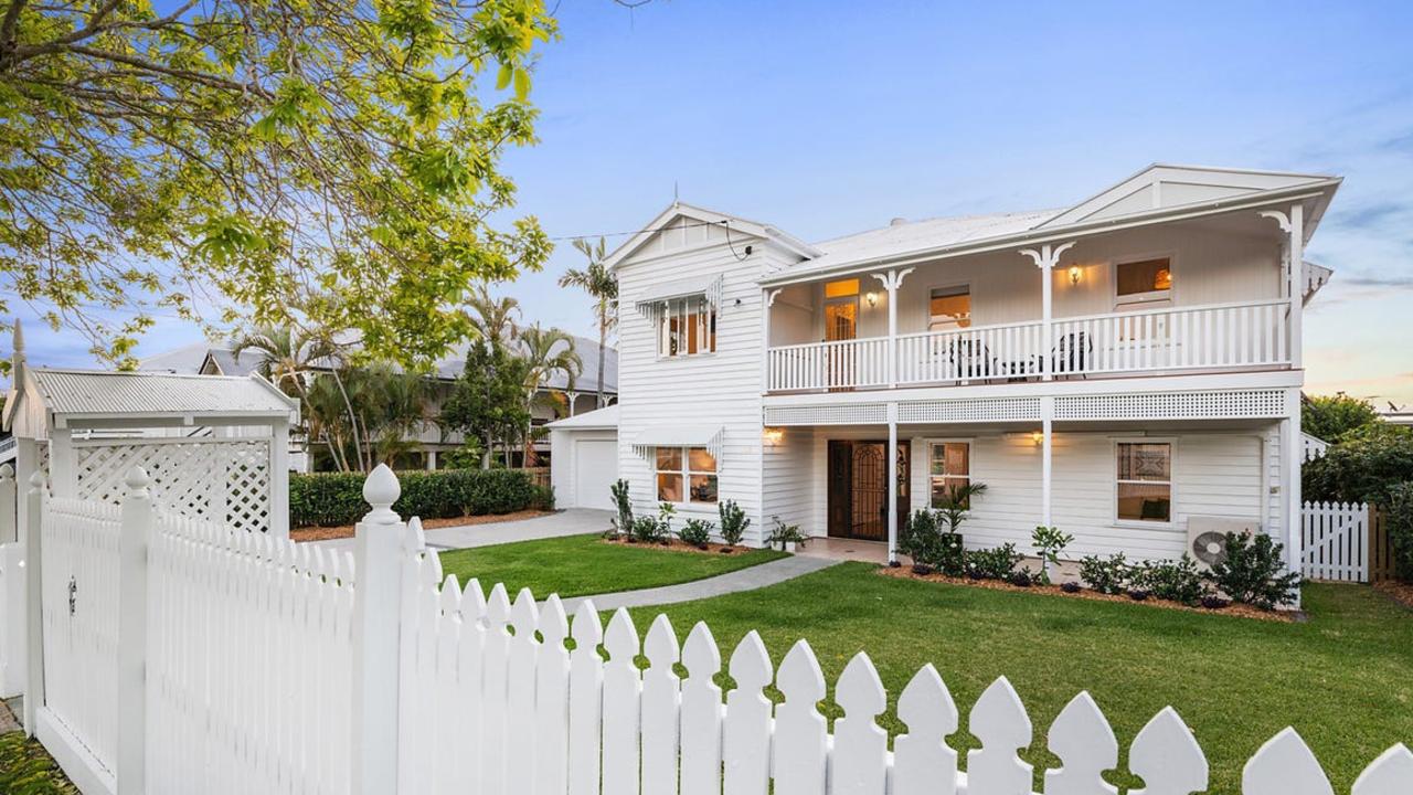 This property at 30 Bulimba St, Bulimba, sold for $1m above reserve at auction in 2021.