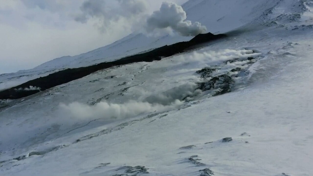 Six people die climbing Russian volcano