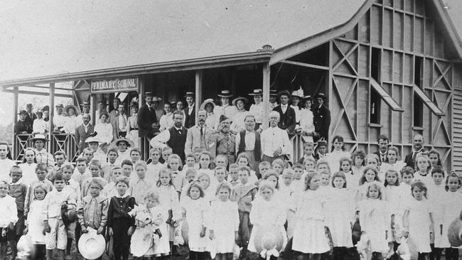 Morayfield State School ca. 1897. Photo: courtesy of Queensland State Library.