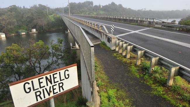 The longitude of the mouth of the Glenelg River was incorrectly measured in 1839.