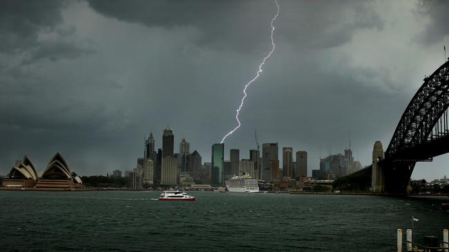 Sydney storms: Summer’s first big thunderstorms set to roll into city ...