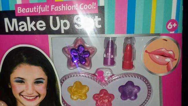 Kid’s Makeup Kits: Warnings after children hospitalised | news.com.au ...