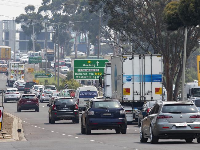 People returning to work faced a morning of traffic chaos as roadworks close several major Melbourne roads. Commuters in the cityÕs west felt the most pain, with the city-bound ramp from the Western Ring Road is closed along with Princes Hwy ramp onto to Geelong and the on and off ramps, Geelong bound from Miller Rd also closed to the West Gate Freeway for West Gate Tunnel works. Traffic is being diverted via Melbourne rd, Grieve Pde and Princess Hwy, Little Boundary and Boundary Rd. Very heavy traffic on the roads. Traffic on Princes Hwy Brooklyn.Picture: Sarah Matray