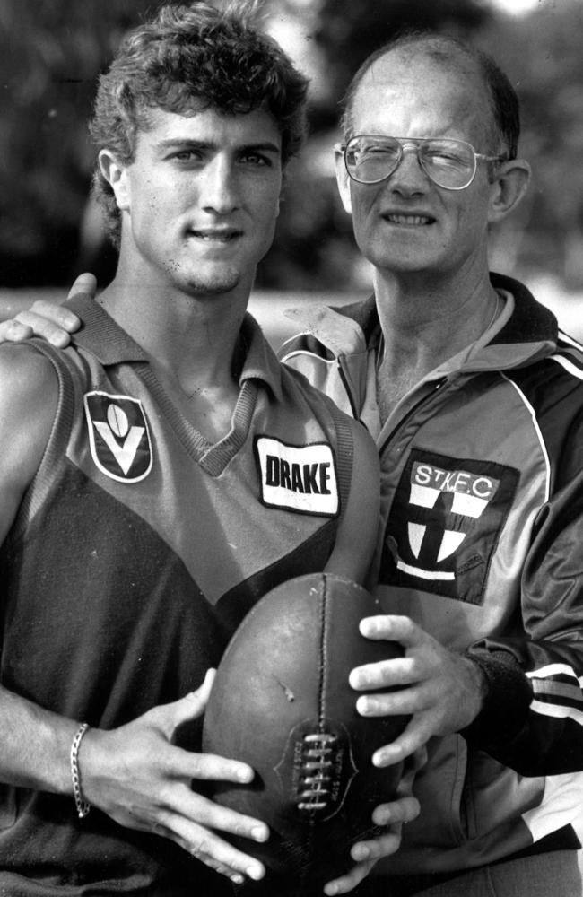 Luke Beveridge with his father John in 1989.