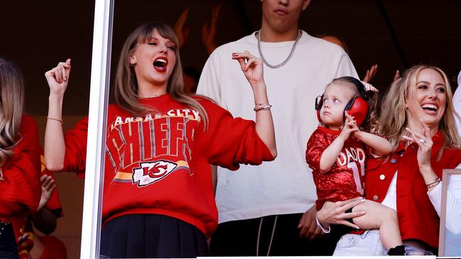 Taylor Swift watches the Chiefs against the LA Chargers. (Photo by David Eulitt/Getty Images)