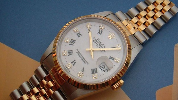 The Brilliant takes some design cues from the Rolex Oyster Perpetual Datejust.