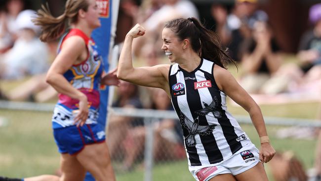 MELBOURNE. 2702/2022. AFLW . Collingwood v Western Bulldogs at Victoria Park, CollingwoodÃ&#137;. Chloe Molloy of the Magpies celebrates a 1st qtr goal . Photo by Michael Klein