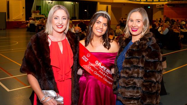 It was smiles all around at the 2022 Gympie Show Ball. Photo: Contributed