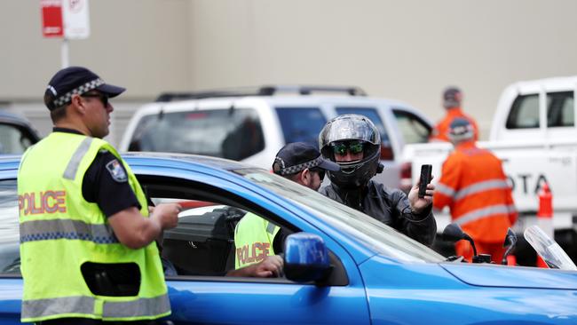 Motorists attempting to enter Queensland from NSW are being warned of delays in excess of two hours due to a ban on visitors from Sydney’s COVID-19 hot spots. Picture: Nigel Hallett