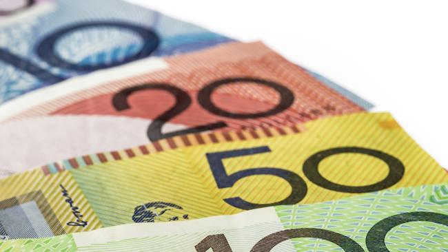 Bayside councillors have voted to give themselves a $100 an hour pay rise.