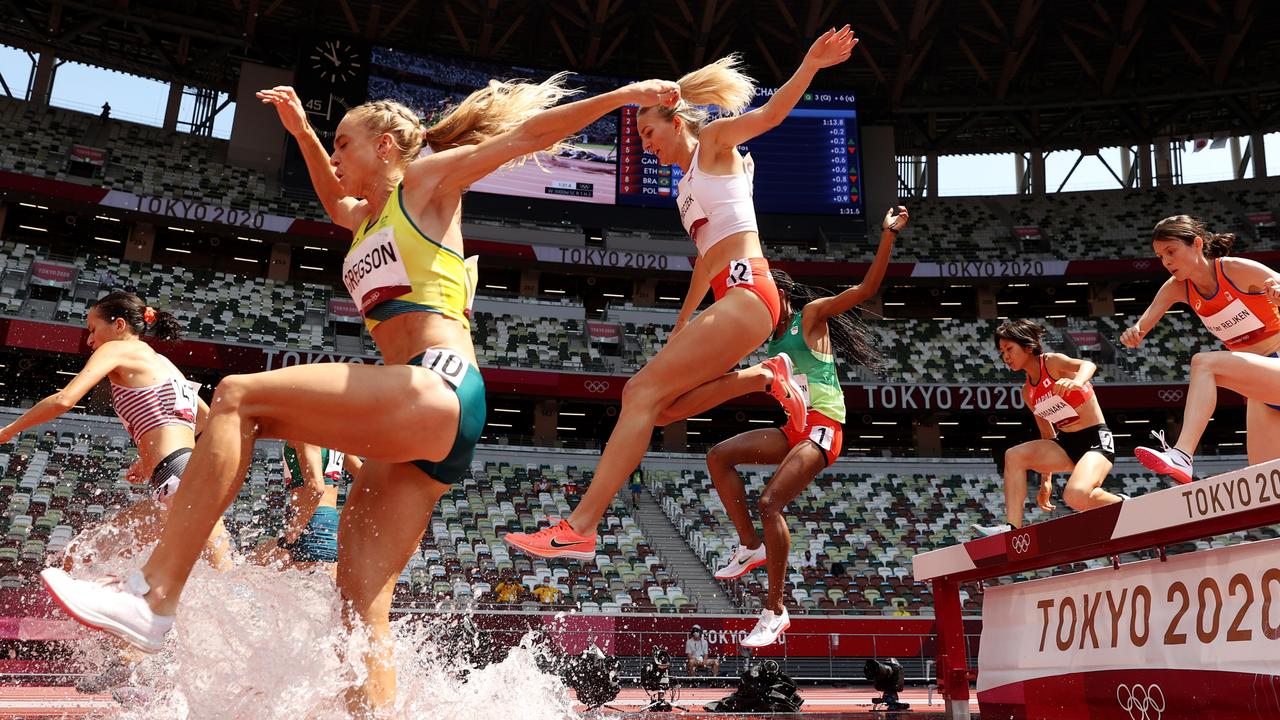 Genevieve Gregson qualifies in the 300m steeplechase. Picture: Christian Petersen/Getty Images