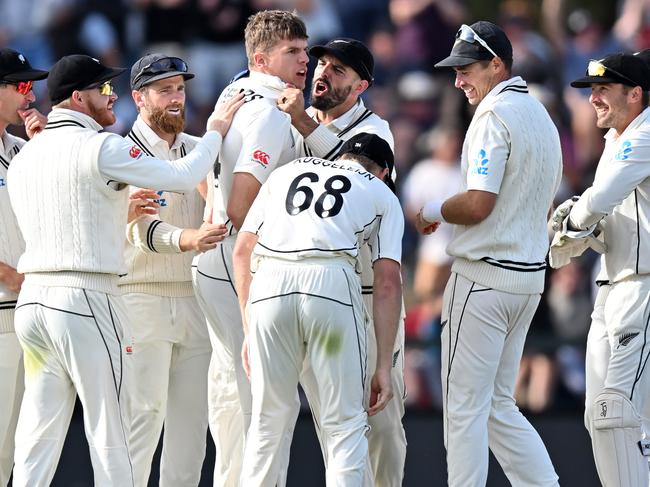 New Zealand is on track to defeat Australia in the second Test with Australia 4-77 chasing 279 to win. Picture: Kai Schwoerer/Getty Images