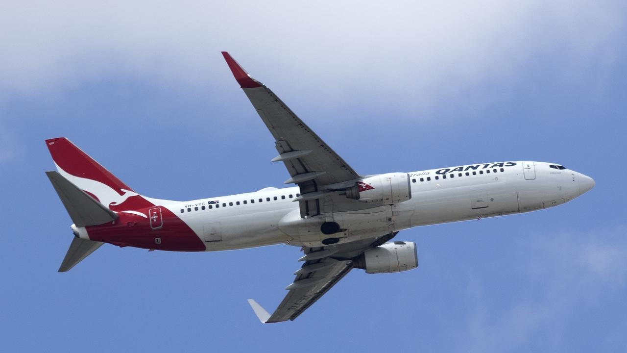 Qantas is under fire for ditching specialist meals for travellers on domestic flights. Picture: NewsWire / Sarah Marshall