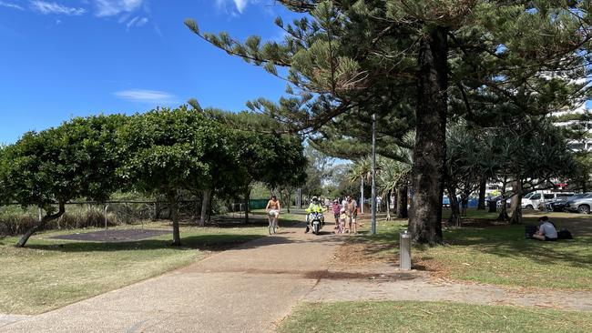 Gold Coast Police searching for 8-year-old boy who went missing at Burleigh Heads