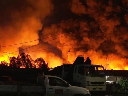 Factory fire in Prestons. Picture: 7 News