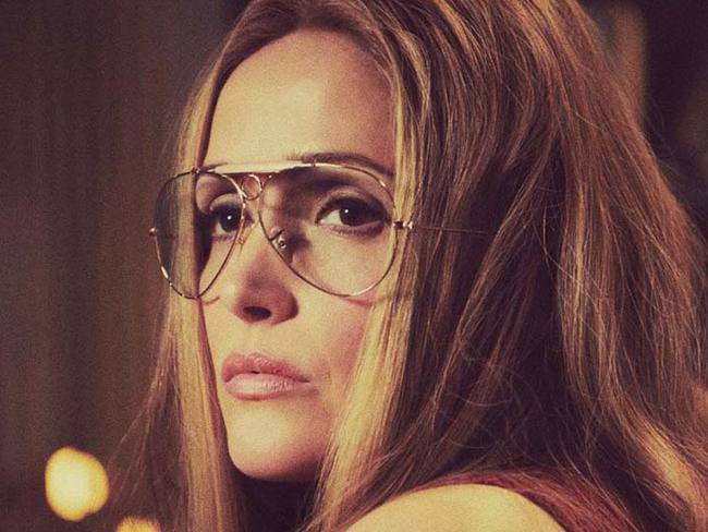 Rose Byrne plays feminist Gloria Steinem in HBO drama series, Mrs America. Picture: HBO/Foxtel.