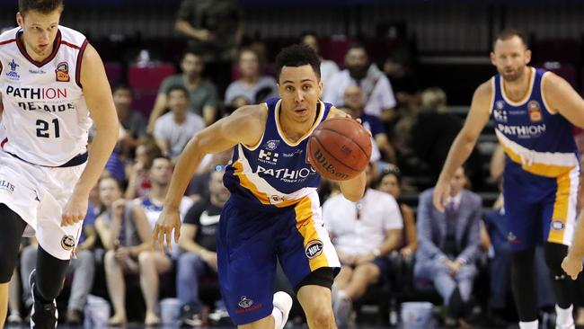 Travis Trice of the Bullets in action during the NBL Round 16 game between Brisbane Bullets and Adelaide 36ers at the Brisbane Convention and Exhibition Centre in Brisbane, Saturday, January 27, 2018. (AAP Image/Josh Woning) NO ARCHIVING, EDITORIAL USE ONLY