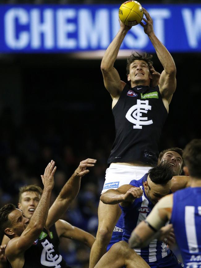 Former Carlton player Andrejs Everitt will play with Somerville.